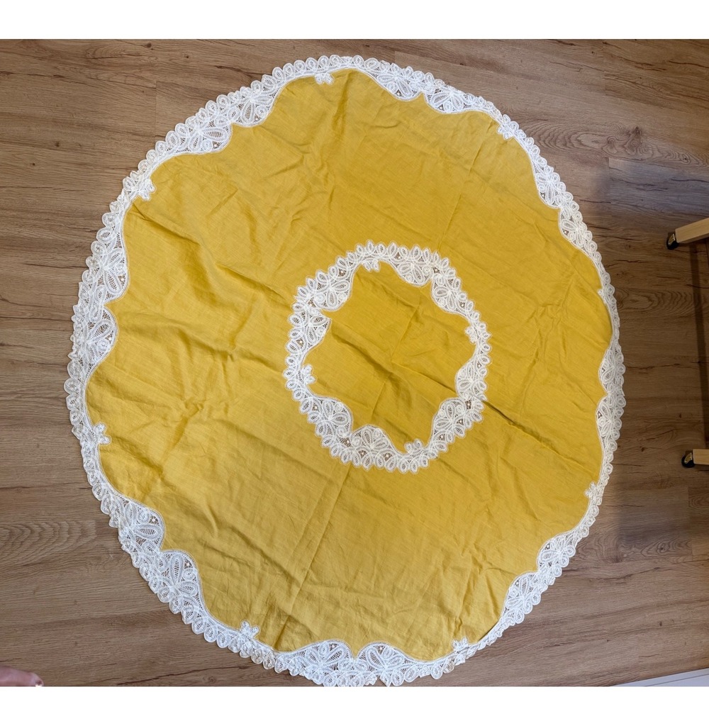 Vintage 50s Round Gold Yellow Cotton Tablecloth Lace Trim Cottage Farm 54 Inch